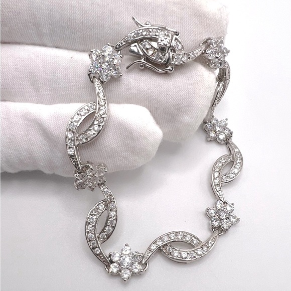 Jewelry - .925 Sterling Silver Clear Cz Flower And Crisscross Design Bracelet
